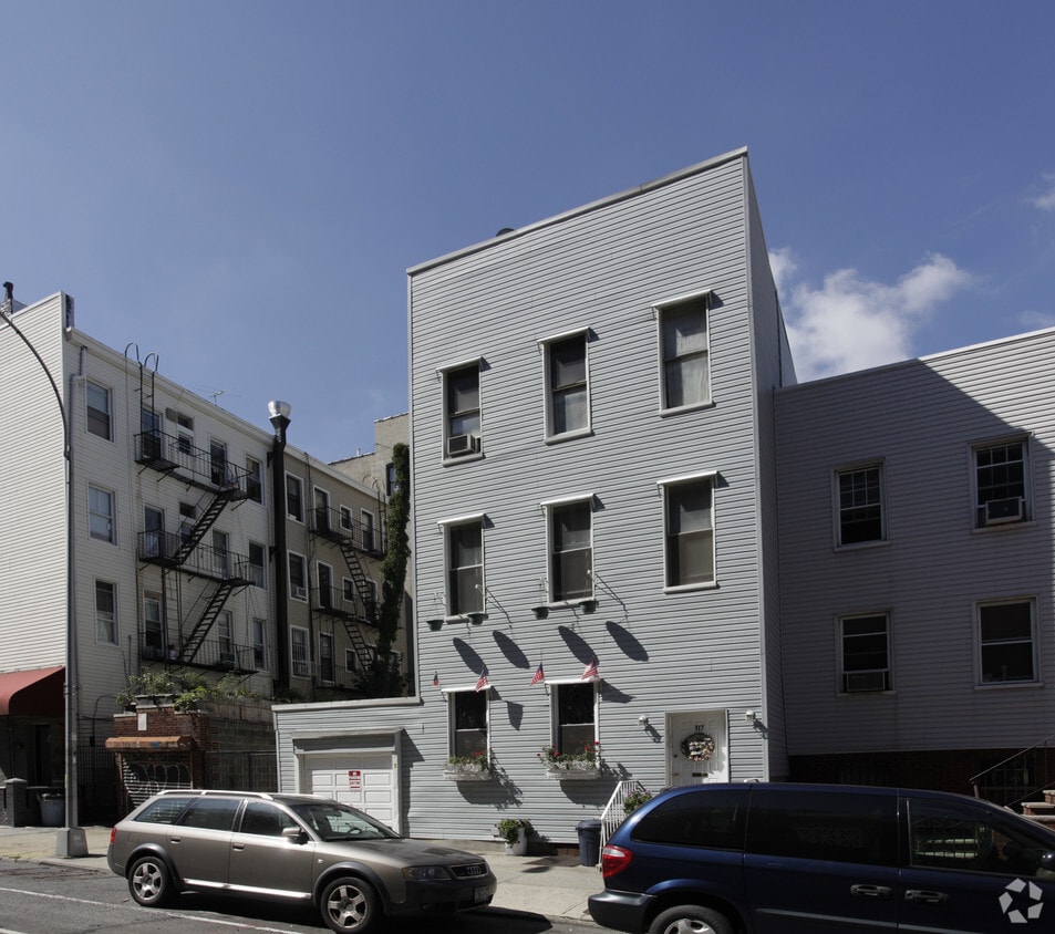 Foto principal - 317 Manhattan Ave