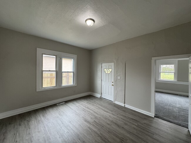 Photo - 1750 S Olive St House