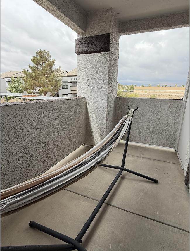 Building Photo - 7255 W Sunset Rd