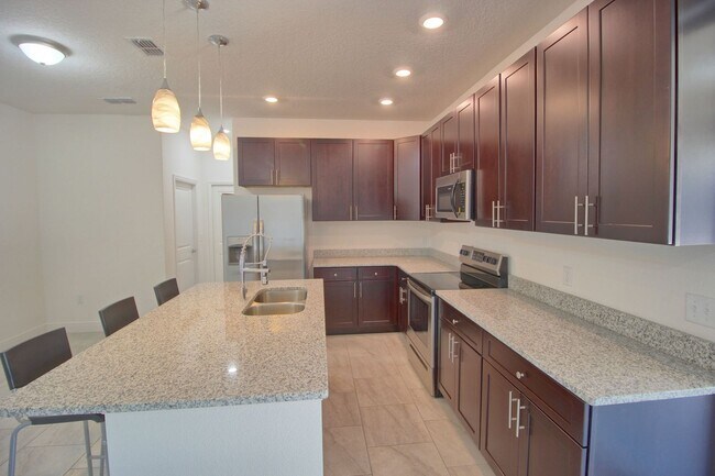 Building Photo - 5054 Marina Dr