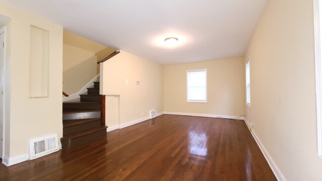 Living Room - 10107 S Paxton Ave