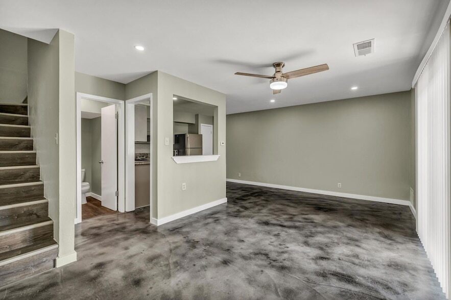 Foto principal - 2808 Skyway Cir