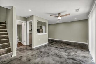 Building Photo - 2808 Skyway Cir