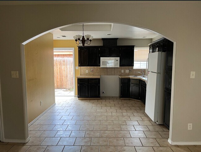 Building Photo - 1804 Agua Fina Ave