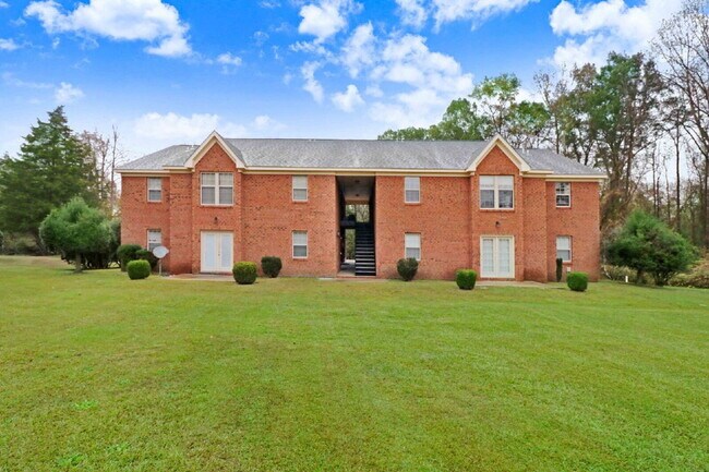 Foto del edificio - FOR RENT in Waynetique Apts ~ 2 Bedroom, 2 Bathroom Apartment in Goldsboro *Excellent Wayne Memor...