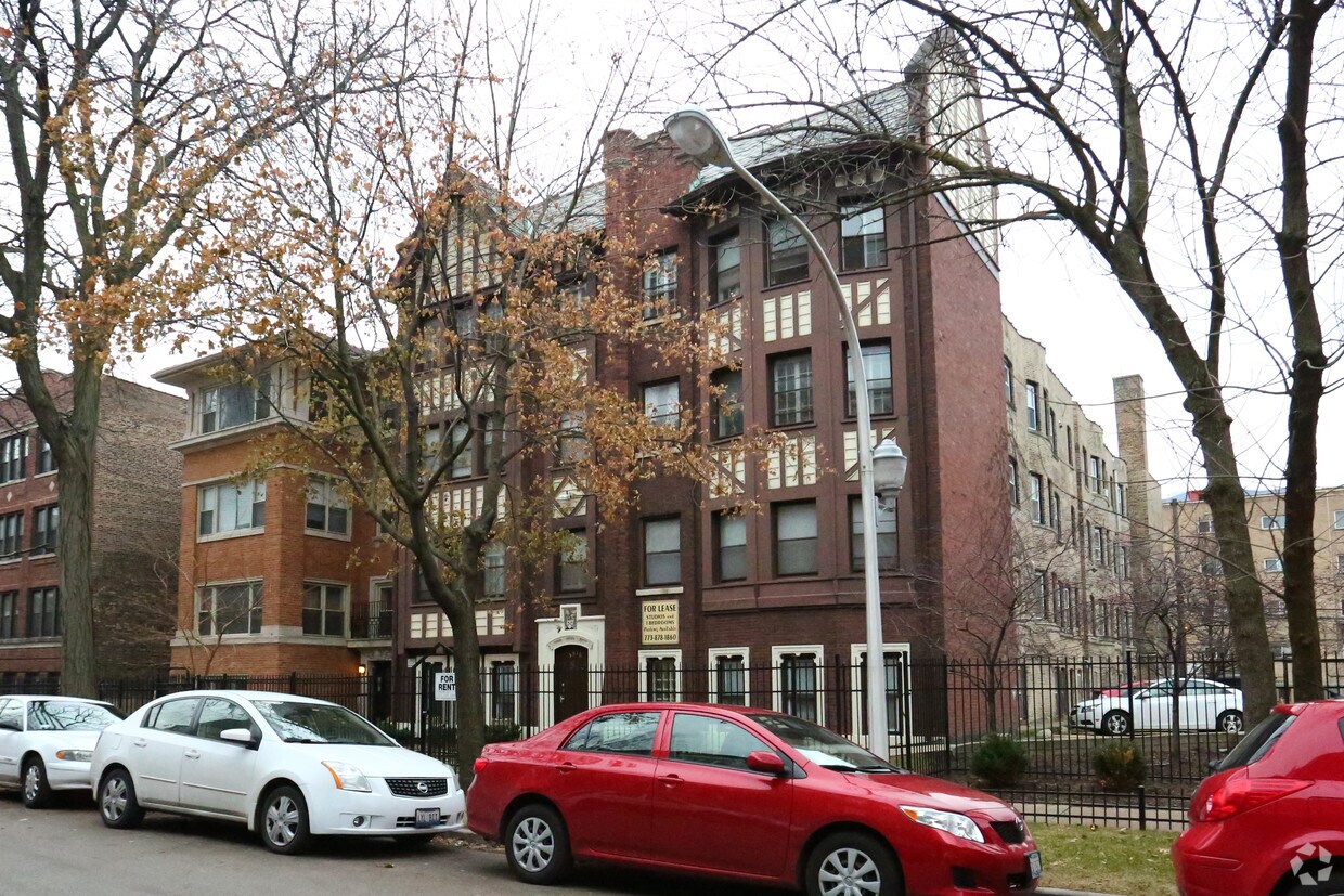 Primary Photo - 5516 N Kenmore Ave