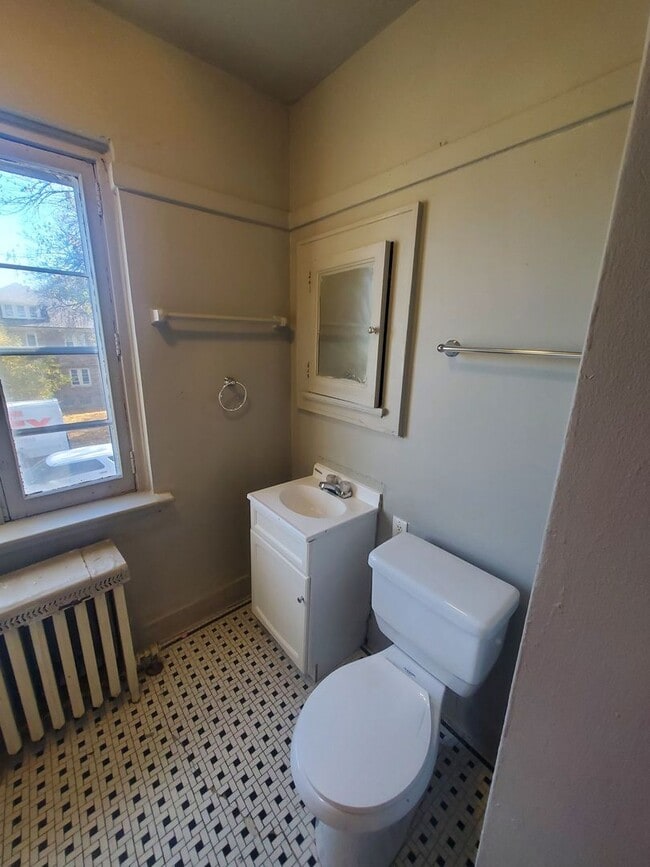 Building Photo - 4409 W Burleigh St