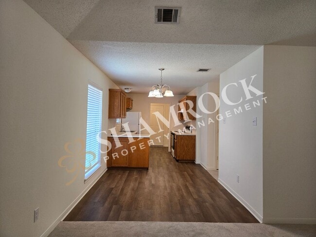Building Photo - 2/2 Duplex in Midway ISD!