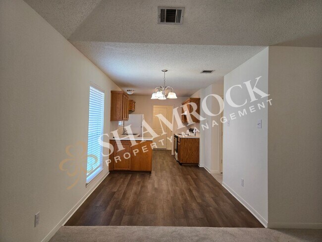 Foto del edificio - 2/2 Duplex in Midway ISD!