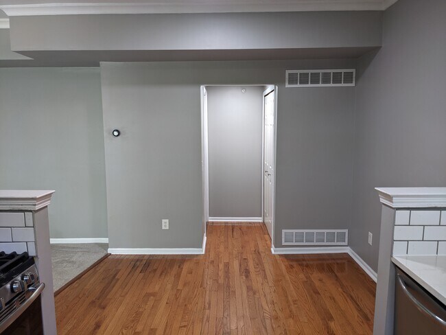 Área de comedor - 882 Summerfield Dr