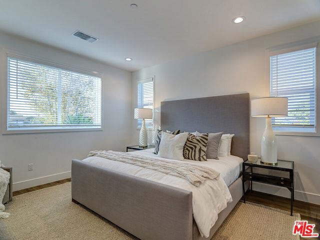 Foto principal - 5600 W 78th St