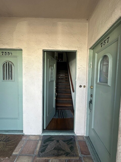 Building Photo - 757 N Hayworth Ave