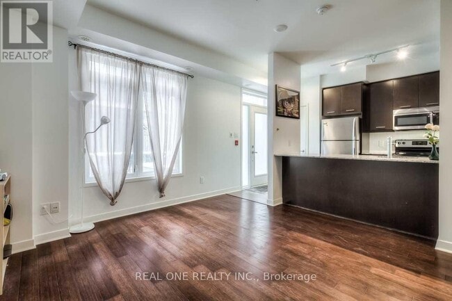 Building Photo - 370 Square One Dr