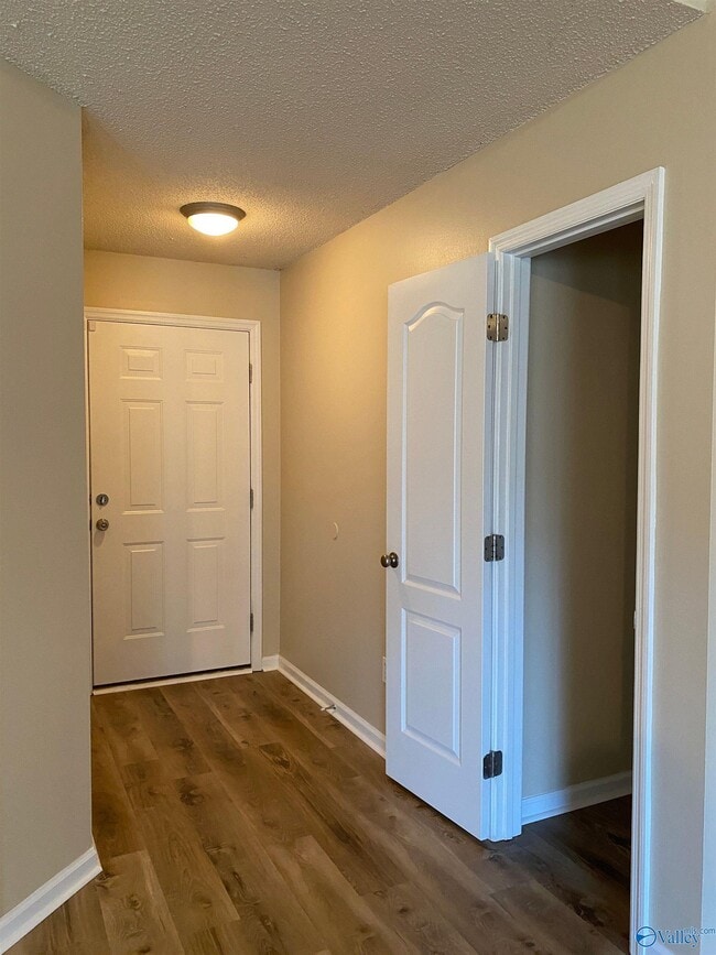 Foto del edificio - 208 Glen Meadows Ln
