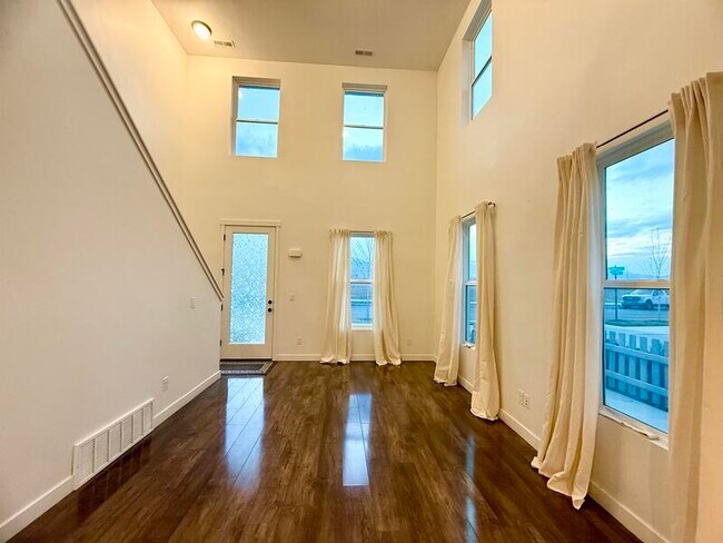 Building Photo - 10539 Liv Way