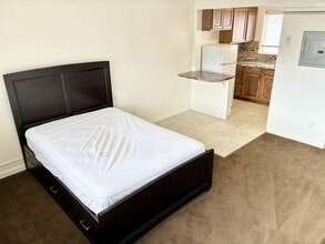 Building Photo - 1105 S State St Building Photo - 1105 S State St