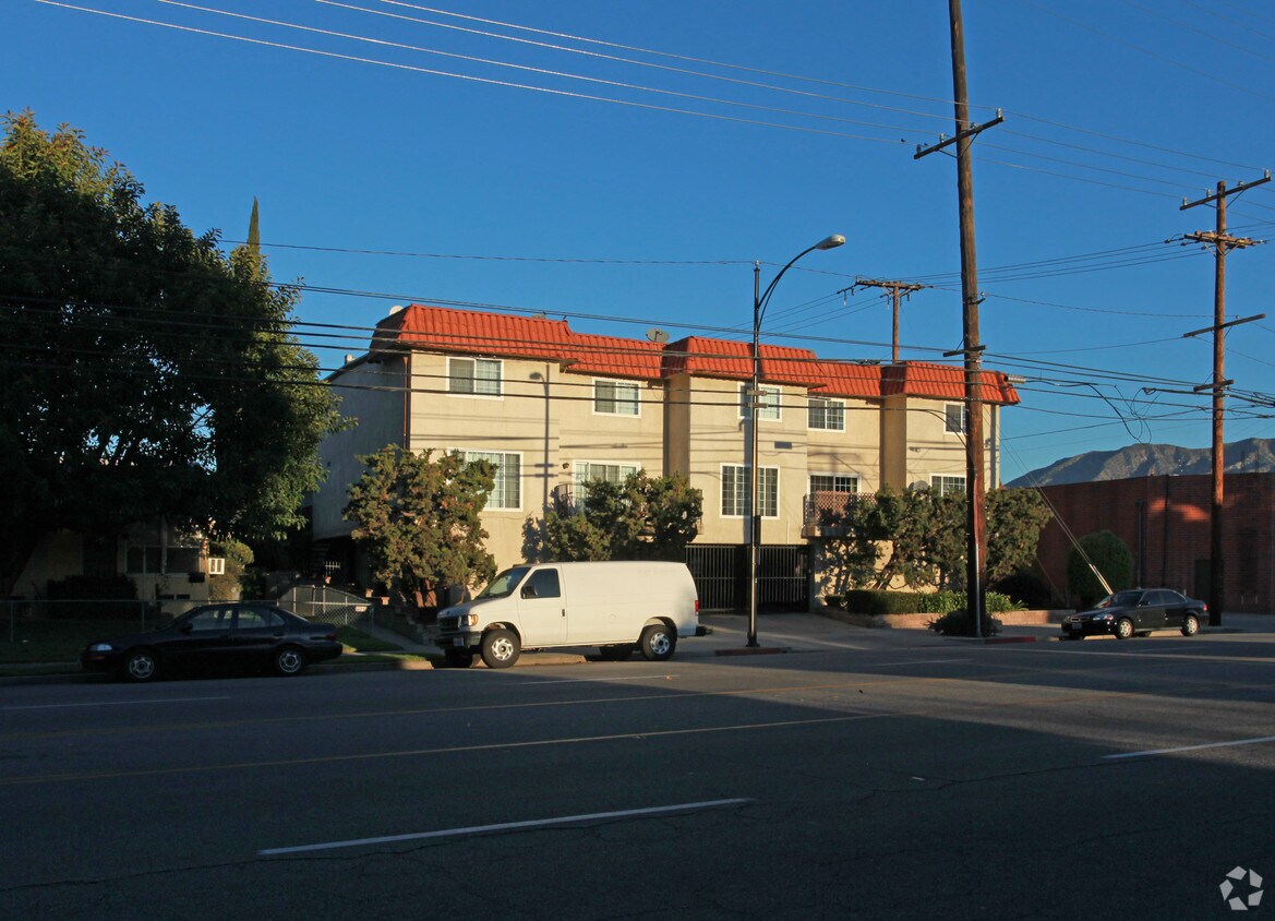 Building Photo - 315 W Alameda Ave
