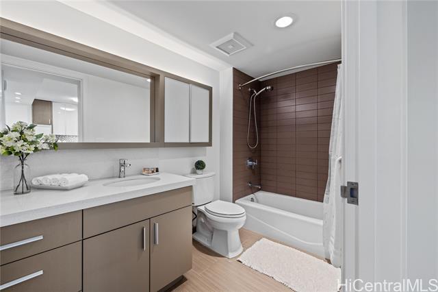 Baño - 600 Ala Moana Blvd
