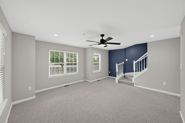 Building Photo - 7108 Meadow Green Terrace
