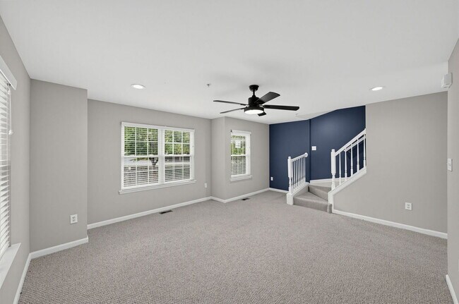 Foto del edificio - 7108 Meadow Green Terrace