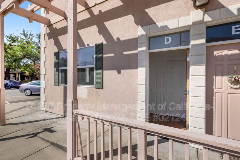 Primary Photo - 154 Railroad Ave