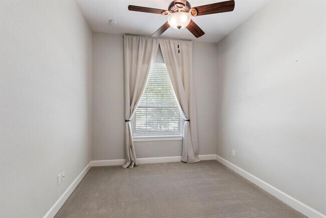Building Photo - 9407 Oakheath Canyon Ct