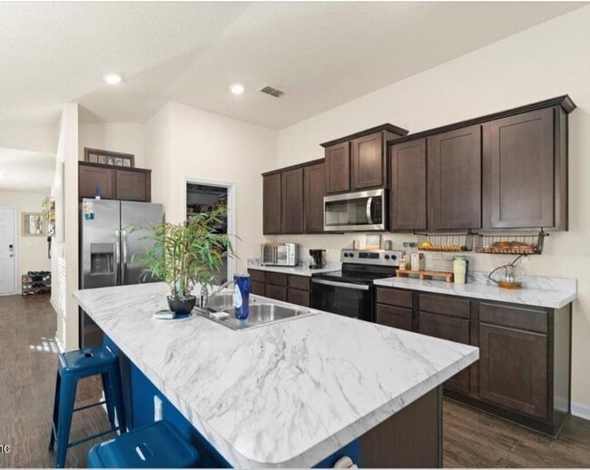 Building Photo - 6021 Bucking Bronco Dr