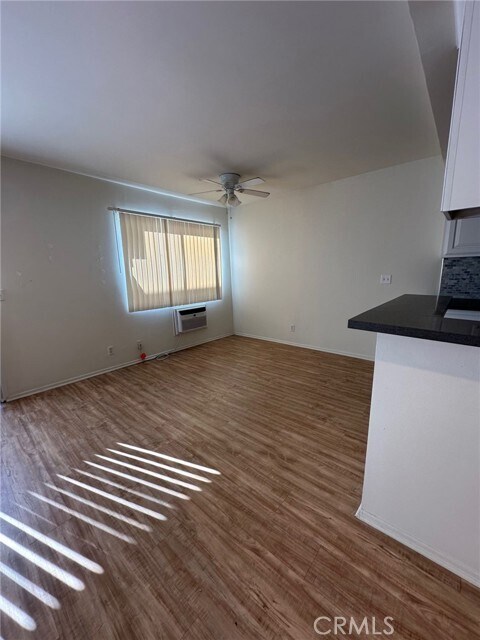 Foto del edificio - 4533 Colbath Ave