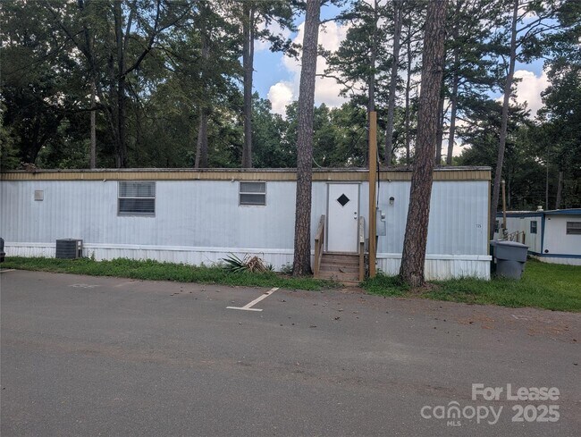 Building Photo - 6028 McDaniel Ln