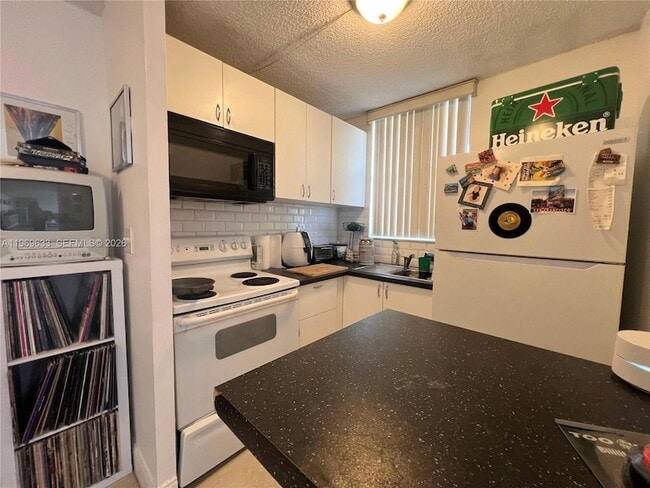 Photo - 1801 S Treasure Dr Apartment