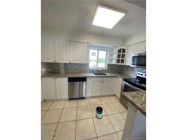 Building Photo - 2415 Lincoln St