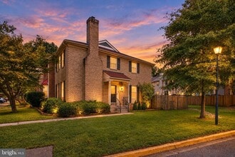 Building Photo - 15617 Ambiance Dr