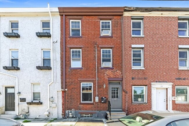Photo - 48 W Front St Townhome