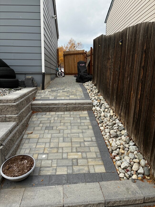 Foto del edificio - 4096 S Richfield St