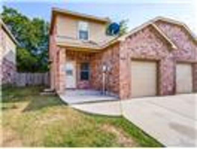 Building Photo - 913-915 Parkplace Ridge