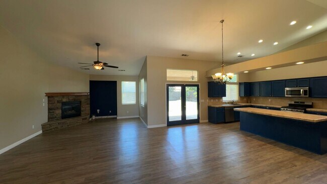 Building Photo - Beautiful Home For Rent in Shannon Ranch i...