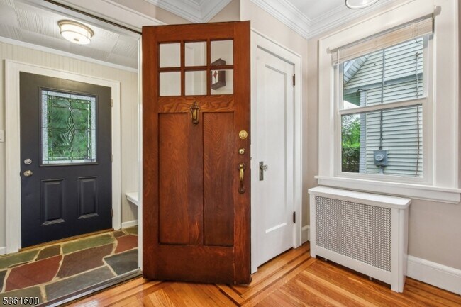 Foto del edificio - 8 Highland Ave