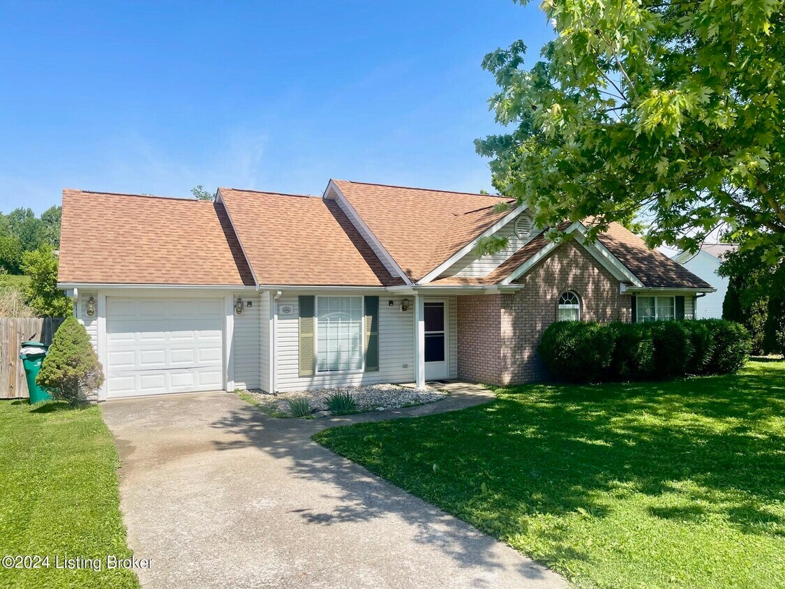 Primary Photo - 1104 High Meadow Rd