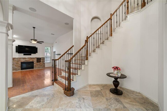 Foto del edificio - 6307 Shoreview Ct