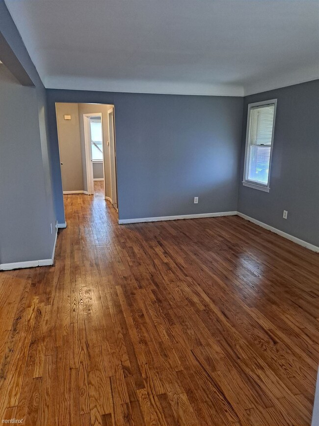 Building Photo - 3 br, 1.5 bath House - 16889 Saint Marys St