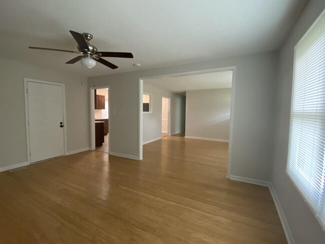 Foto del edificio - 6799 Longparrish Ct