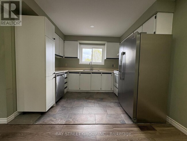 Building Photo - 3352 Burdock Pl