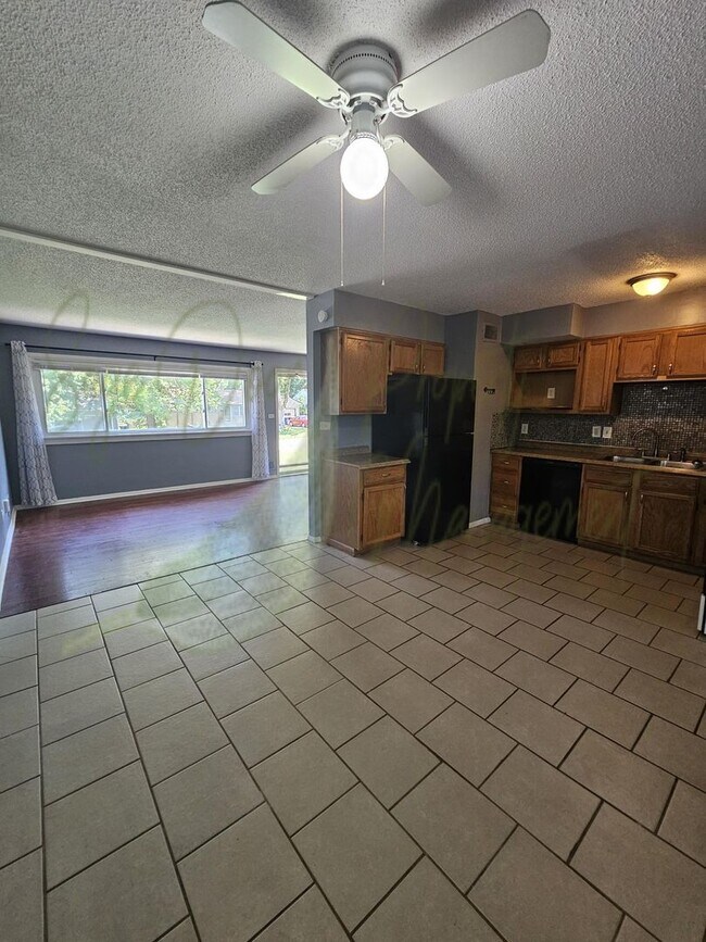 Building Photo - RANCH STYLE HOME!!!