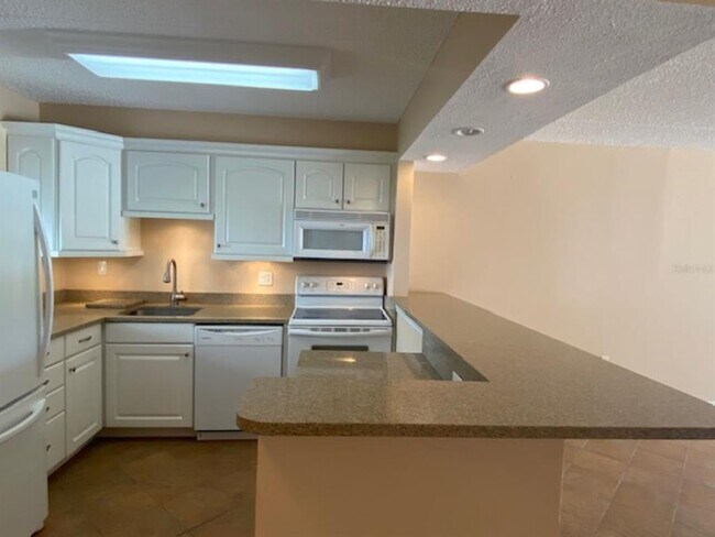 Foto del edificio - 845 S Gulfview Blvd