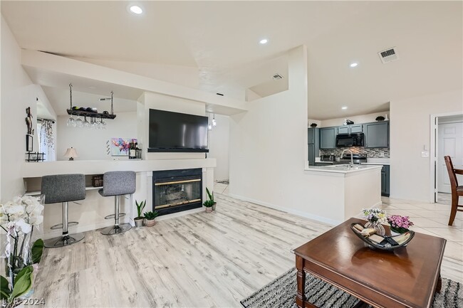 Building Photo - 113 Montclair Dr