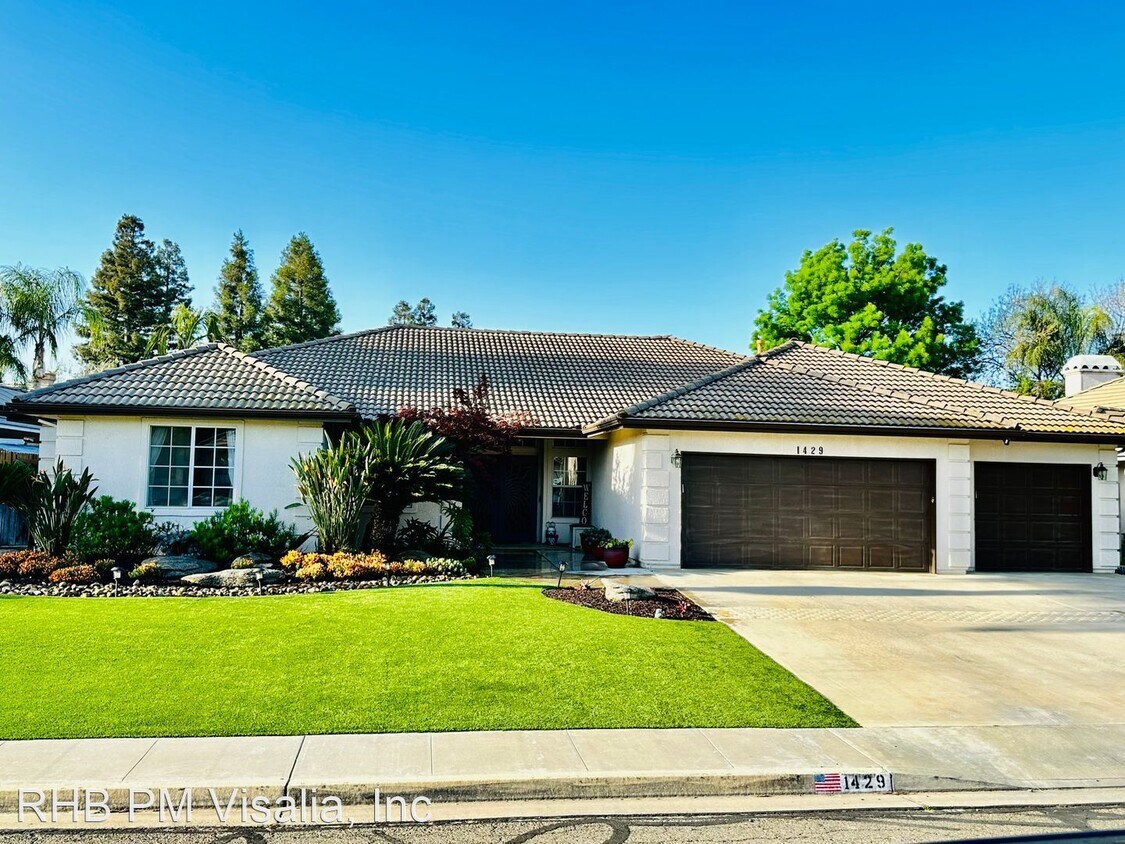4 br, 2 bath House 1429 E. Laura Ct. House for Rent in Visalia, CA