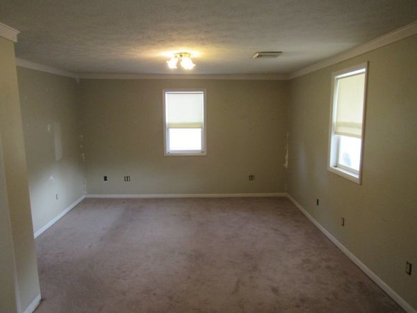 Building Photo - 810 Sycamore Pl