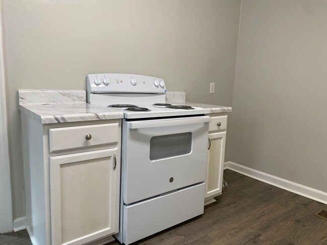 Building Photo - 607 Arlington Ave