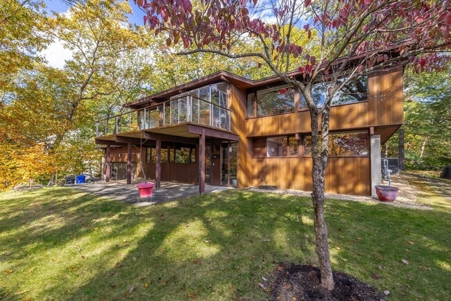 Foto del edificio - 134 Rangeley Rd