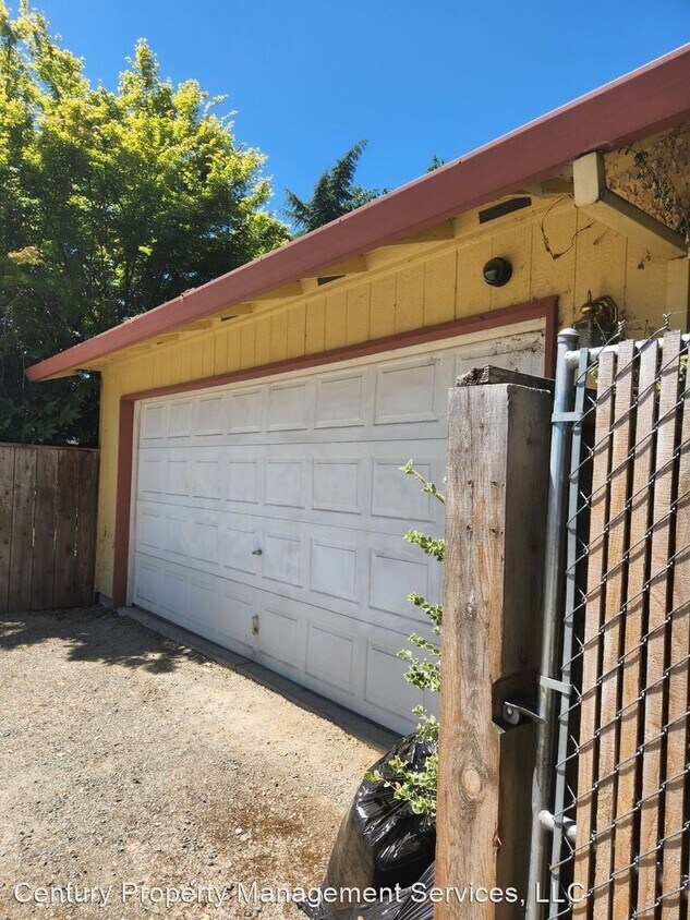 Building Photo - 3 br, 2 bath House - 217 Lincoln Street